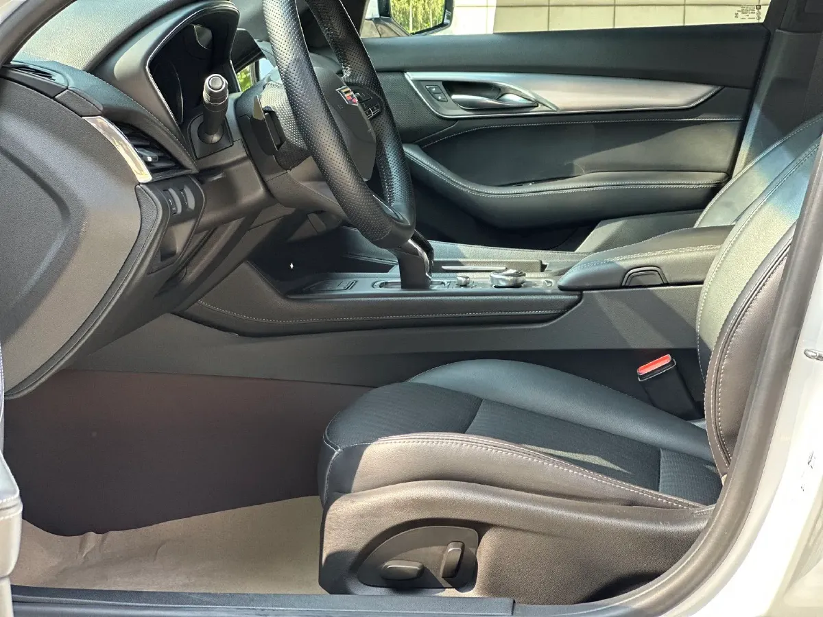 2021 Cadillac CT5 2.0T 237HP L4 10AT,autocango,china used car exporter,china ev exporter,chinese used car exporter,chinese used ev exporter