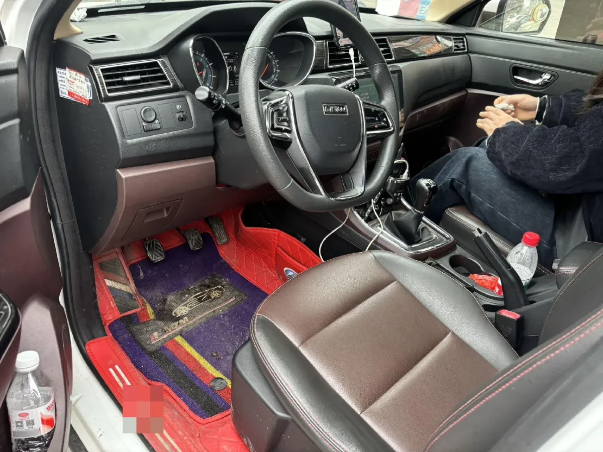 2016 LiFan MaiWei 1.5L 109HP L4 5MT,autocango,china used car exporter,china ev exporter,chinese used car exporter,chinese used ev exporter