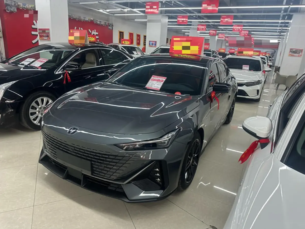 2022 ChangAn UNI-V 1.5T 188HP L4 7DCT