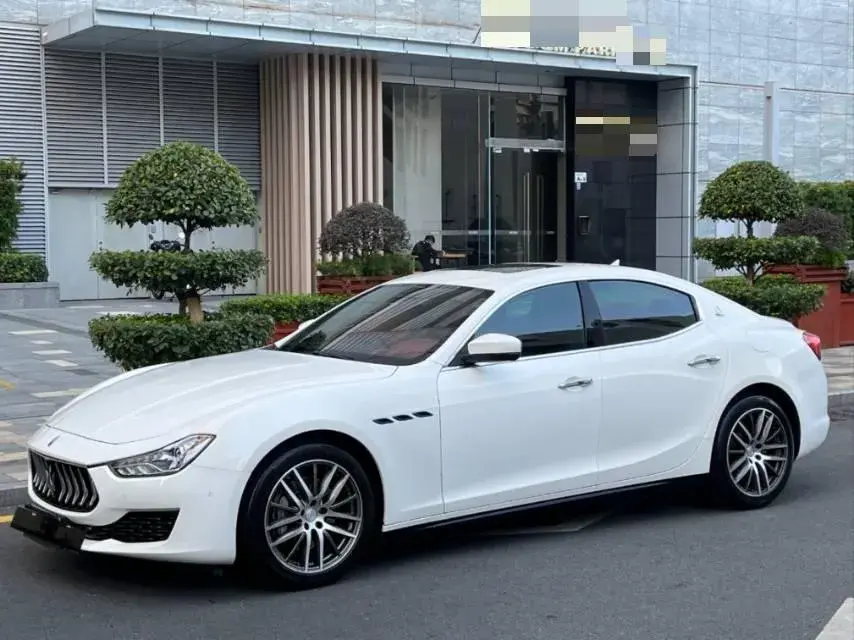 2021 Maserati Ghibli 2.0T 330HP L4 8AT