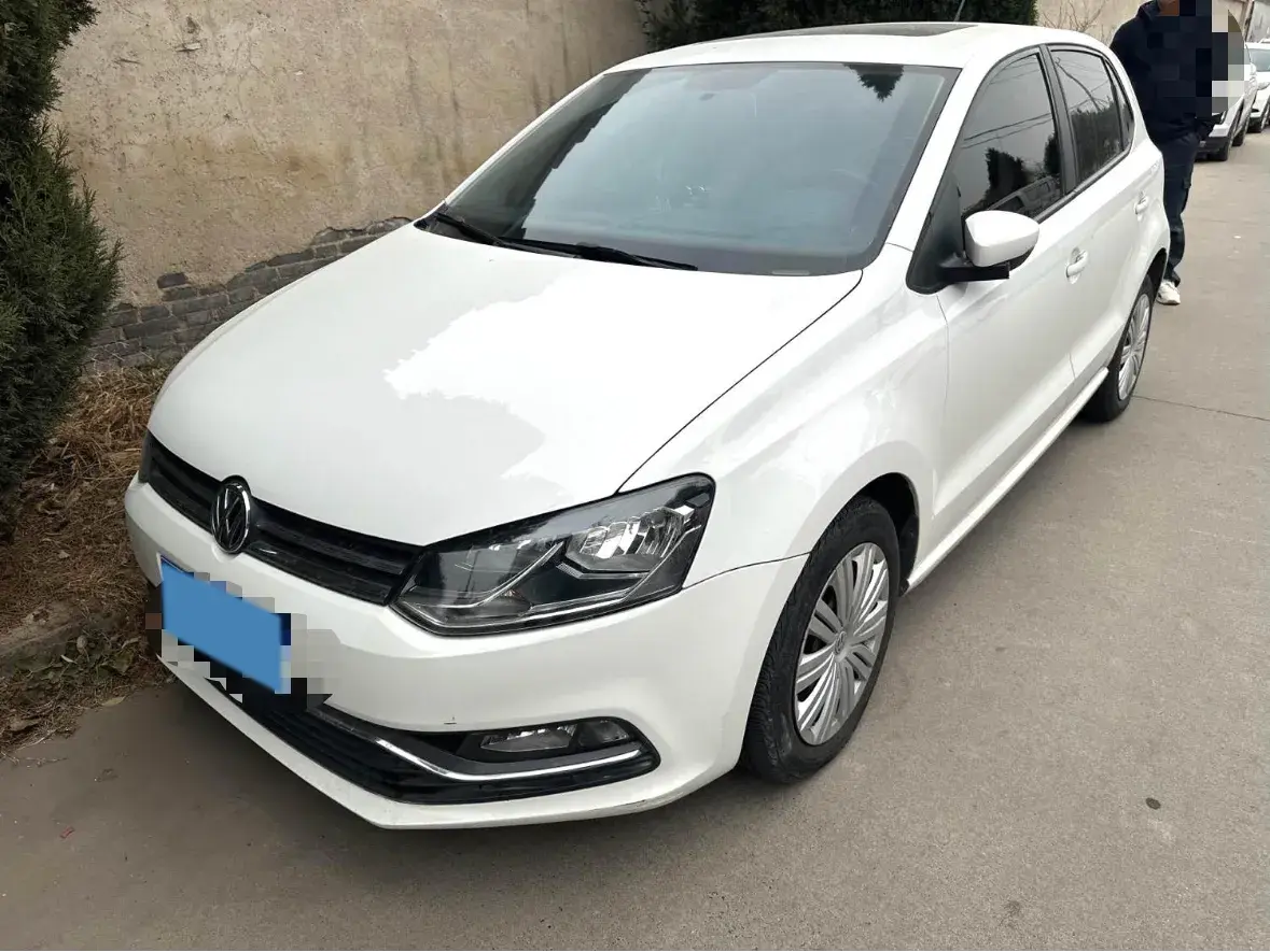 2016 Volkswagen Polo 1.6L 110HP L4 6AT