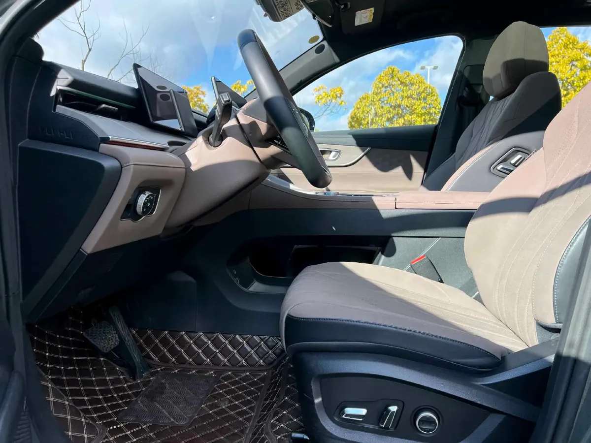 2025 Chery Tiggo 8 Plus 1.6T 197HP L4 7DCT,autocango,china used car exporter,china ev exporter,chinese used car exporter,chinese used ev exporter