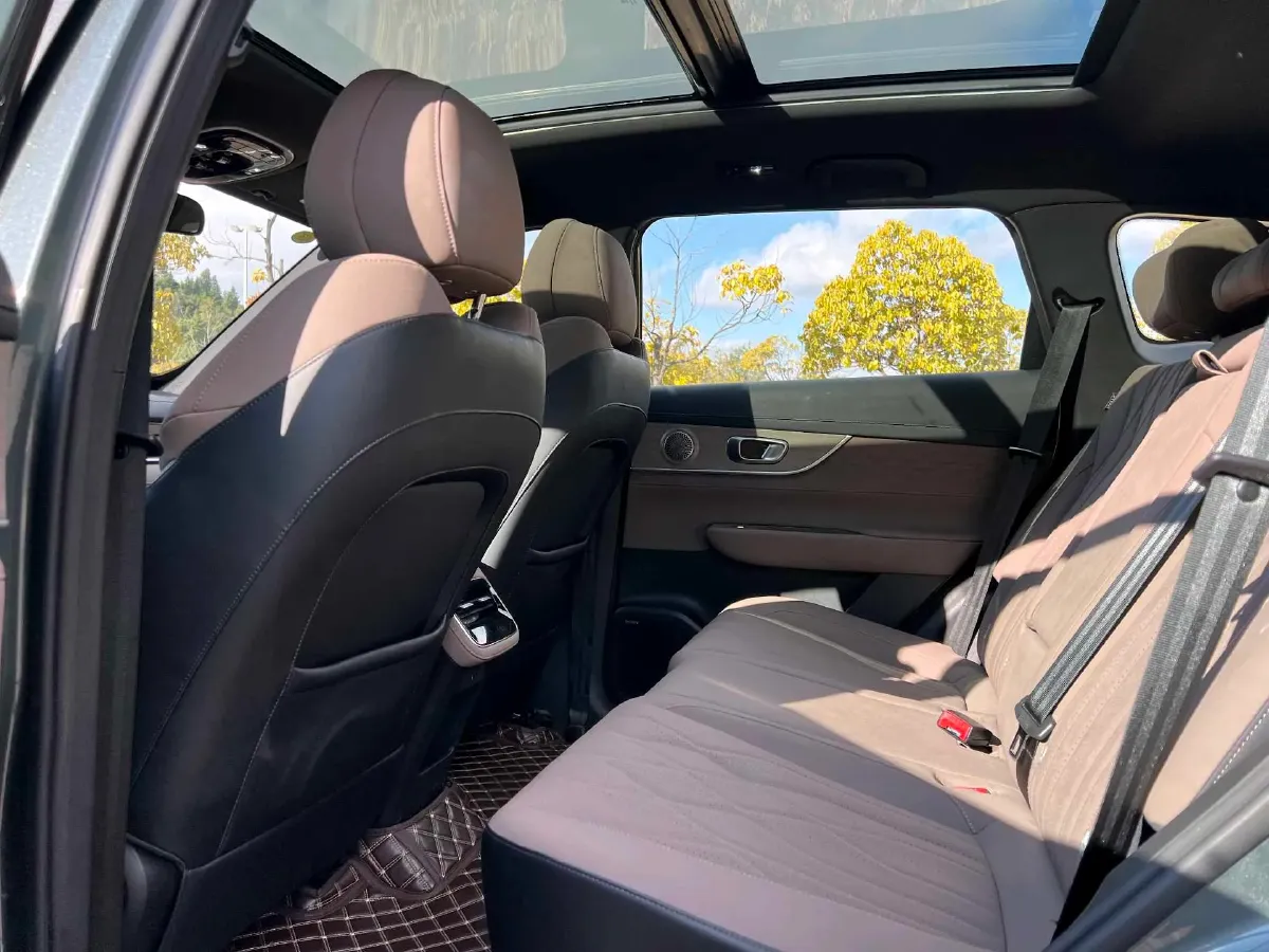 2025 Chery Tiggo 8 Plus 1.6T 197HP L4 7DCT,autocango,china used car exporter,china ev exporter,chinese used car exporter,chinese used ev exporter