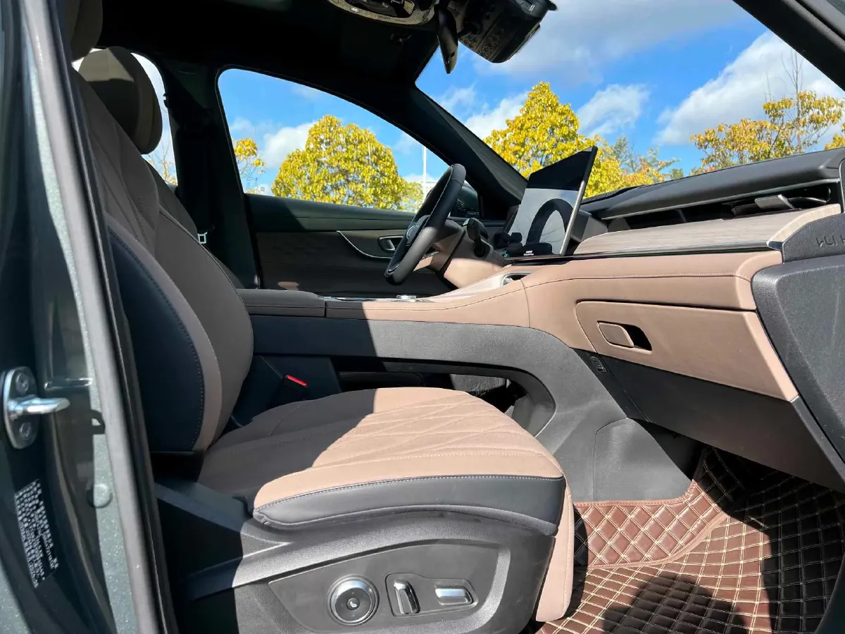 2025 Chery Tiggo 8 Plus 1.6T 197HP L4 7DCT,autocango,china used car exporter,china ev exporter,chinese used car exporter,chinese used ev exporter