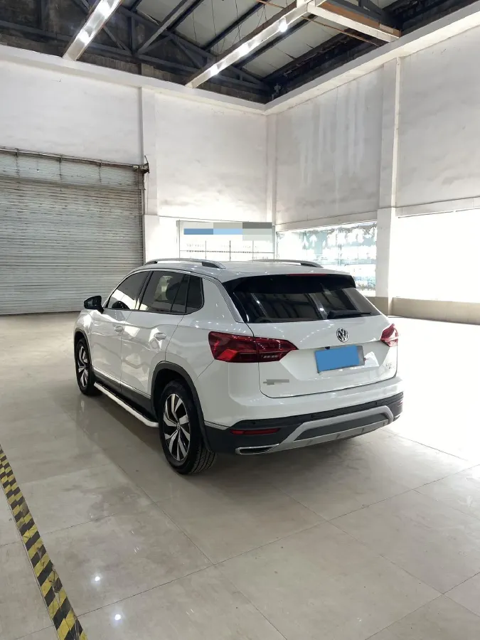 2019 Jeep Cherokee 2.0T 234HP L4 9AT,autocango,china used car exporter,china ev exporter,chinese used car exporter,chinese used ev exporter