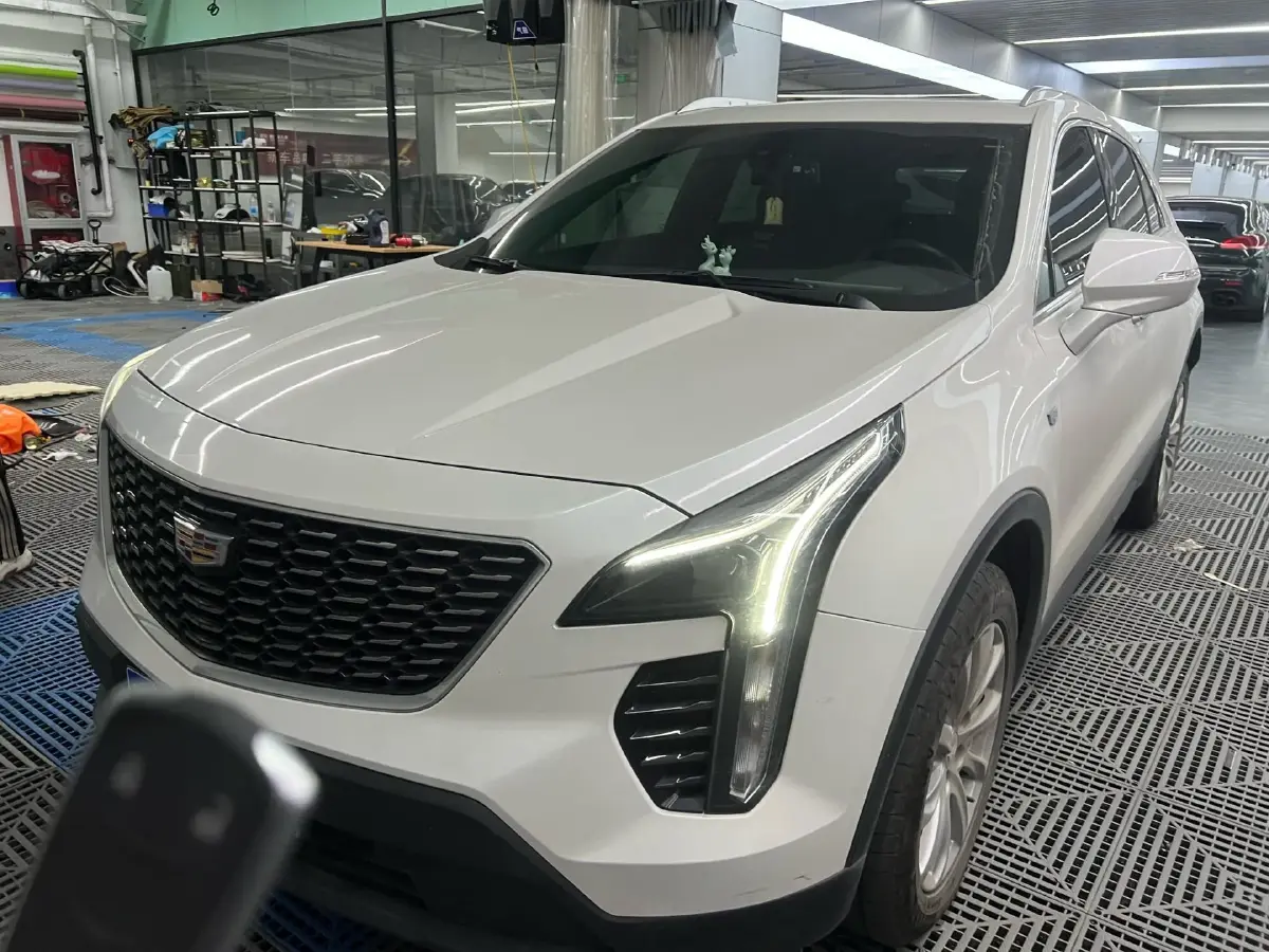 2022 Cadillac XT4 2.0T 237HP L4 9AT
