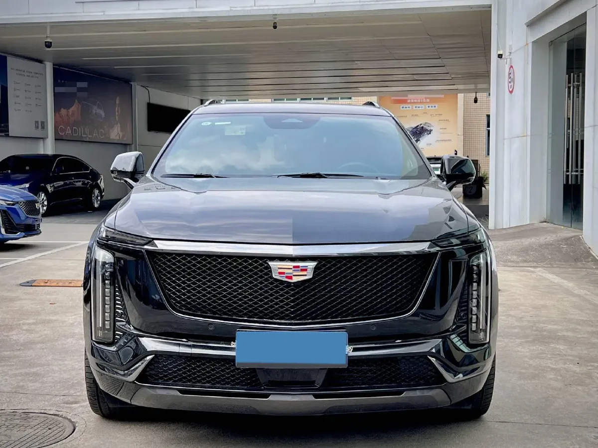 2025 Cadillac XT5 2.0T 237HP L4 9AT,autocango,china used car exporter,china ev exporter,chinese used car exporter,chinese used ev exporter