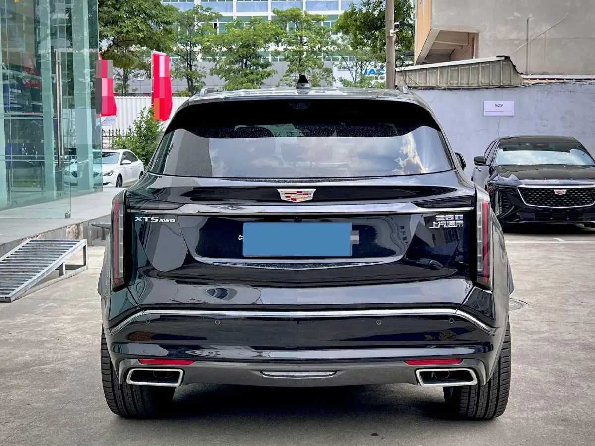 2025 Cadillac XT5 2.0T 237HP L4 9AT,autocango,china used car exporter,china ev exporter,chinese used car exporter,chinese used ev exporter