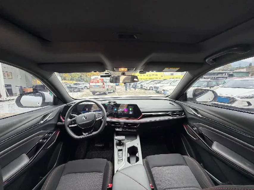 2024 ChangAn X5 PLUS 1.5T 188HP L4 7DCT,autocango,china used car exporter,china ev exporter,chinese used car exporter,chinese used ev exporter