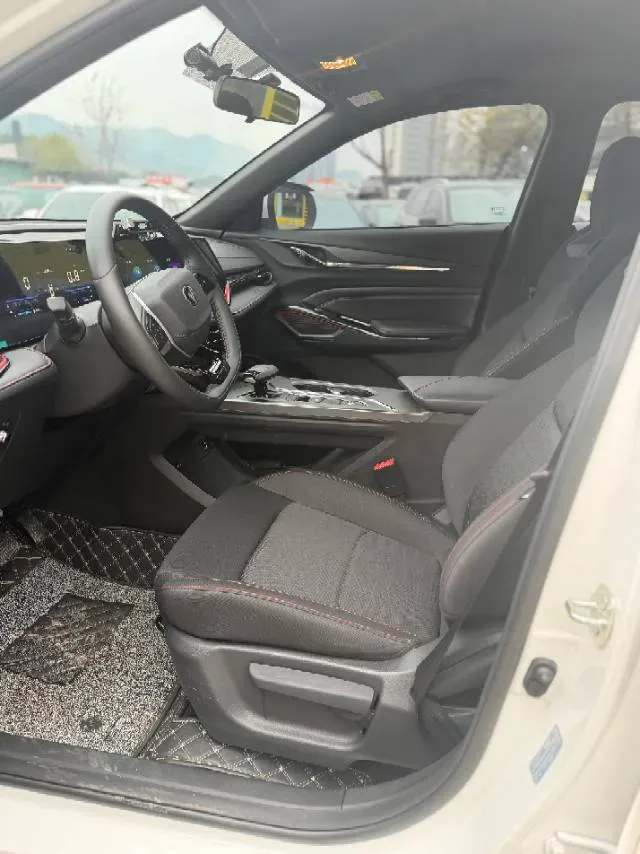 2024 ChangAn X5 PLUS 1.5T 188HP L4 7DCT,autocango,china used car exporter,china ev exporter,chinese used car exporter,chinese used ev exporter