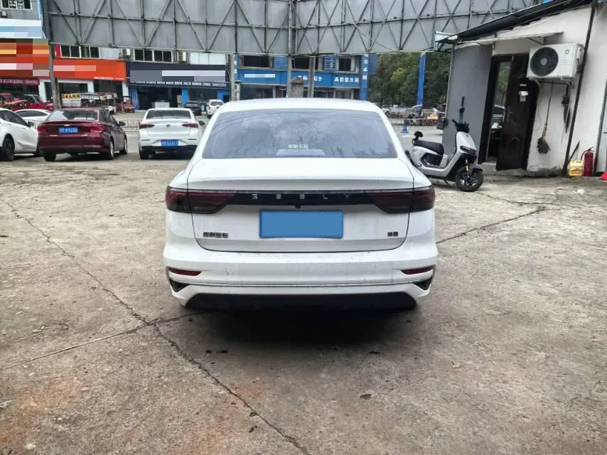2025 Geely Emgrand 1.5L 127HP L4 CVT,autocango,china used car exporter,china ev exporter,chinese used car exporter,chinese used ev exporter