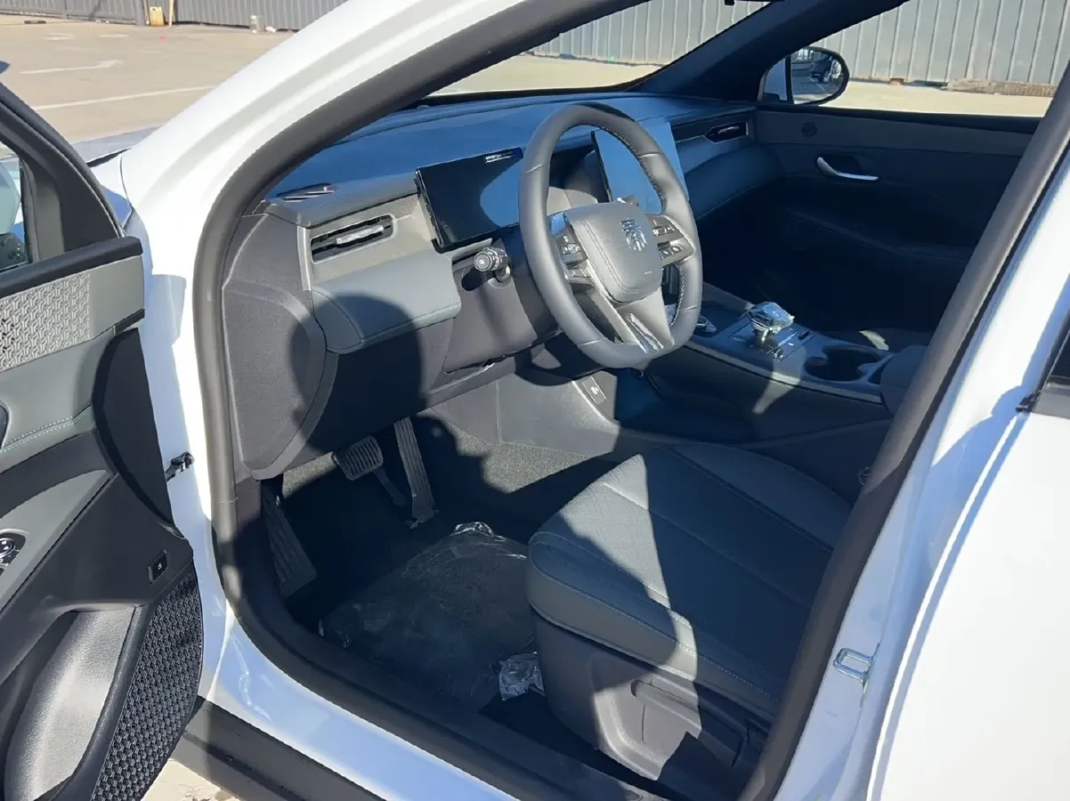 2025 BYD Qin Plus 1.5L 101HP L4 E-CVT PHEV 7.68KWH,autocango,china used car exporter,china ev exporter,chinese used car exporter,chinese used ev exporter