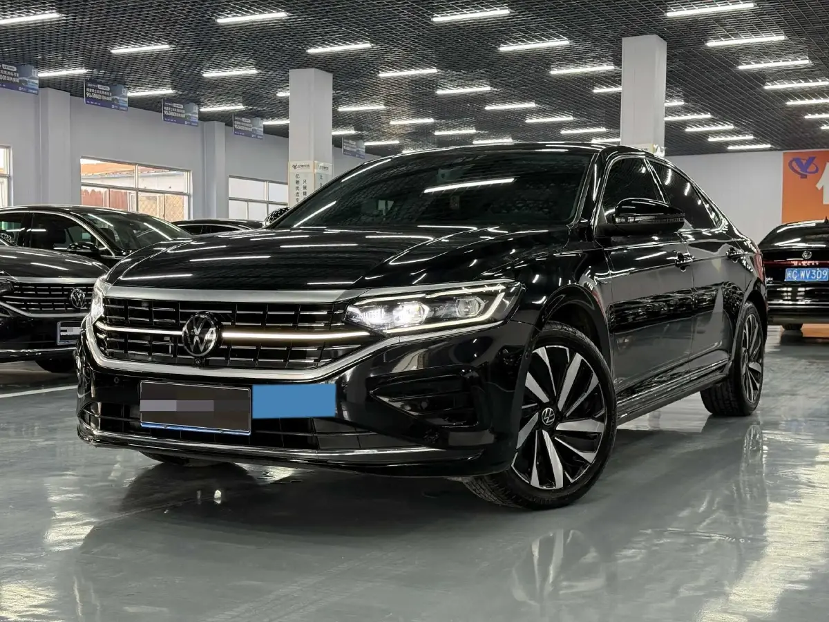 2024 Volkswagen Passat 2.0T 220HP L4 7DCT