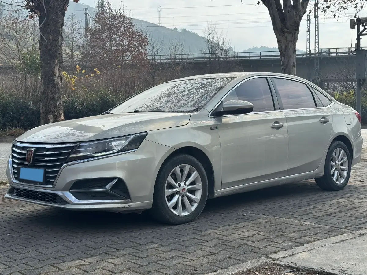 2017 Roewe i6 1.0T 125HP L3 2AT PHEV