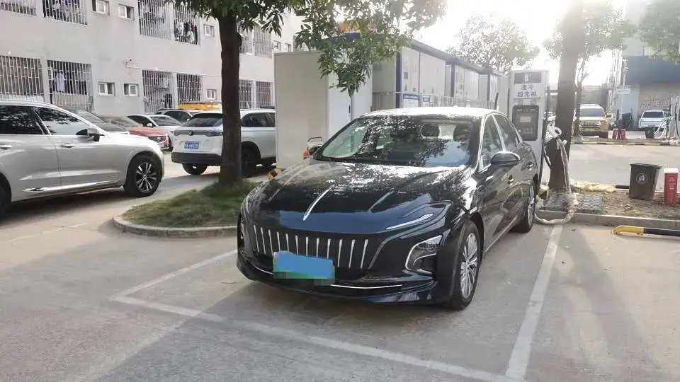 2022 HongQi E-QM5 BEV 54KWH