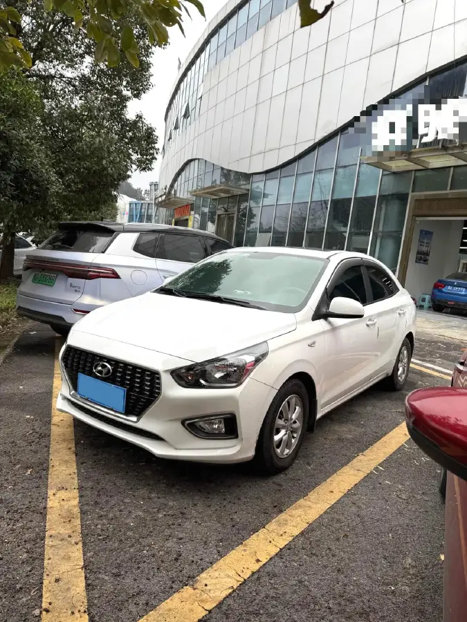 2017 Hyundai Reina 1.4L 95HP L4 5MT