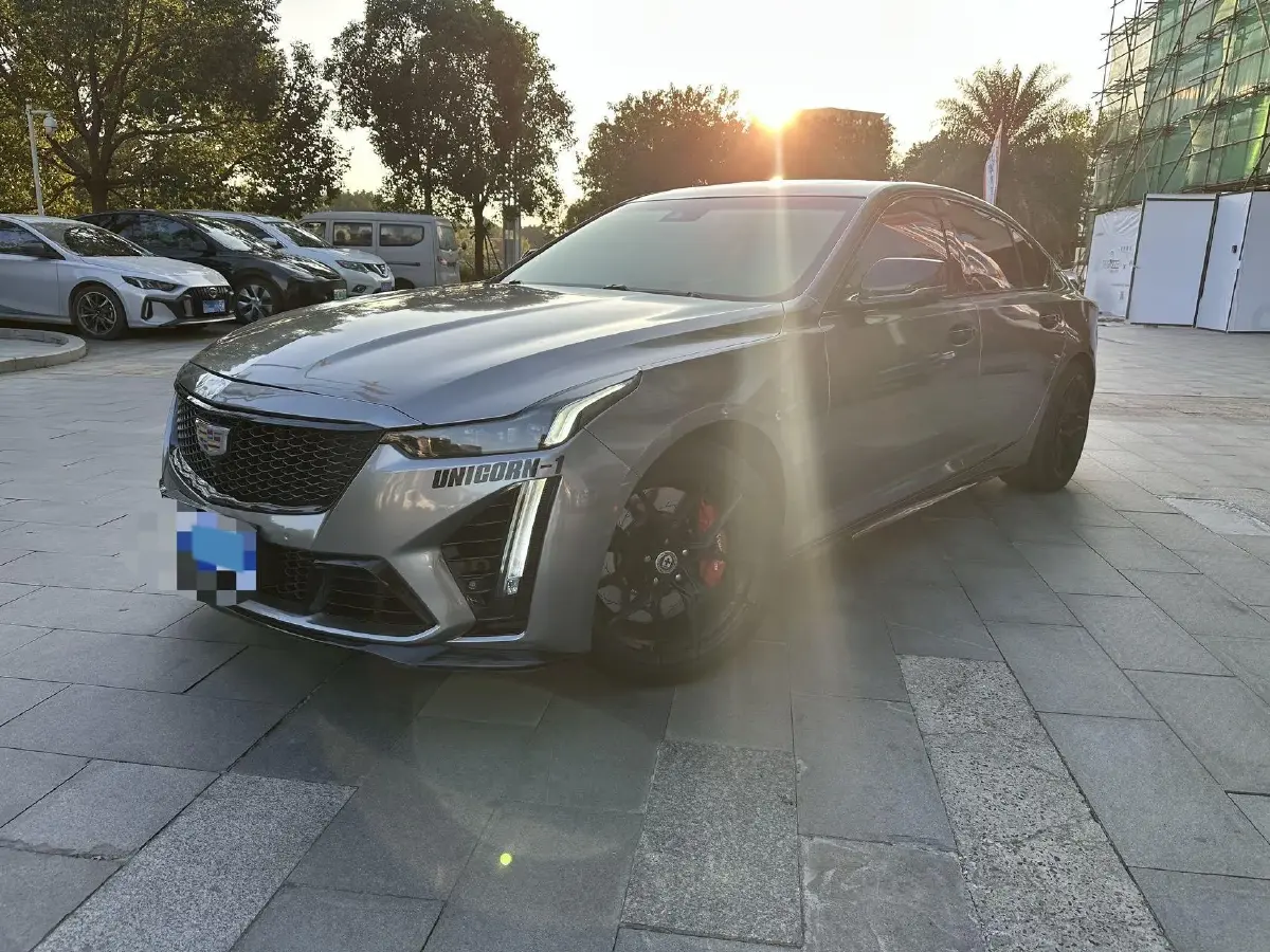 2023 Cadillac CT5 2.0T 237HP L4 10AT