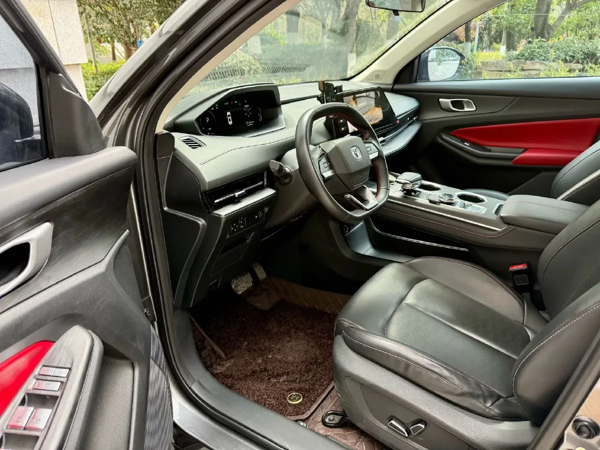 2022 ChangAn Oshan X7 Plus 1.5T 188HP L4 7DCT,autocango,china used car exporter,china ev exporter,chinese used car exporter,chinese used ev exporter