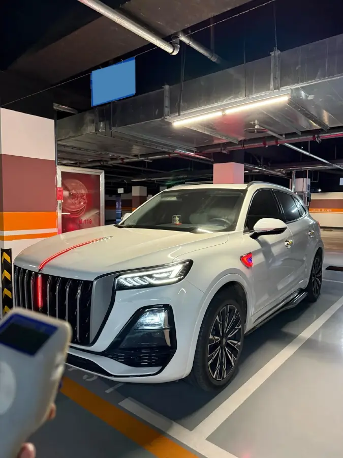 2023 HongQi HS5 2.0T 252HP L4 8AT