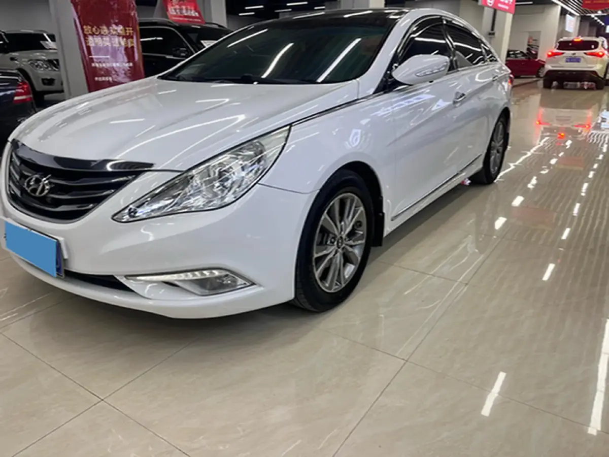 2014 Hyundai Sonata 2.4L 173HP L4 6AT