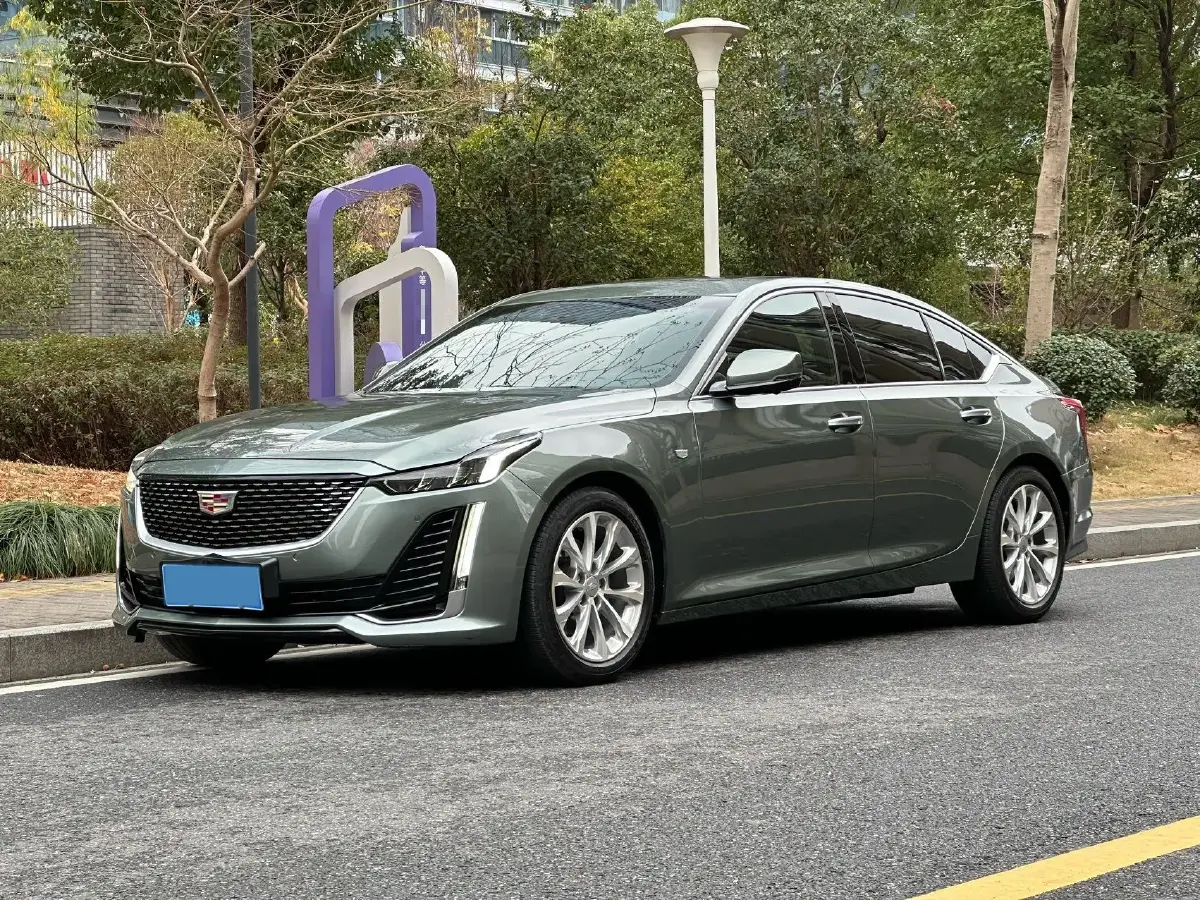 2022 Cadillac CT5 2.0T 237HP L4 10AT