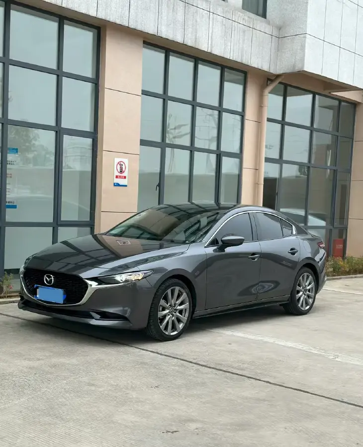 2021 Mazda 3 Axela 2.0L 158HP L4 6AT