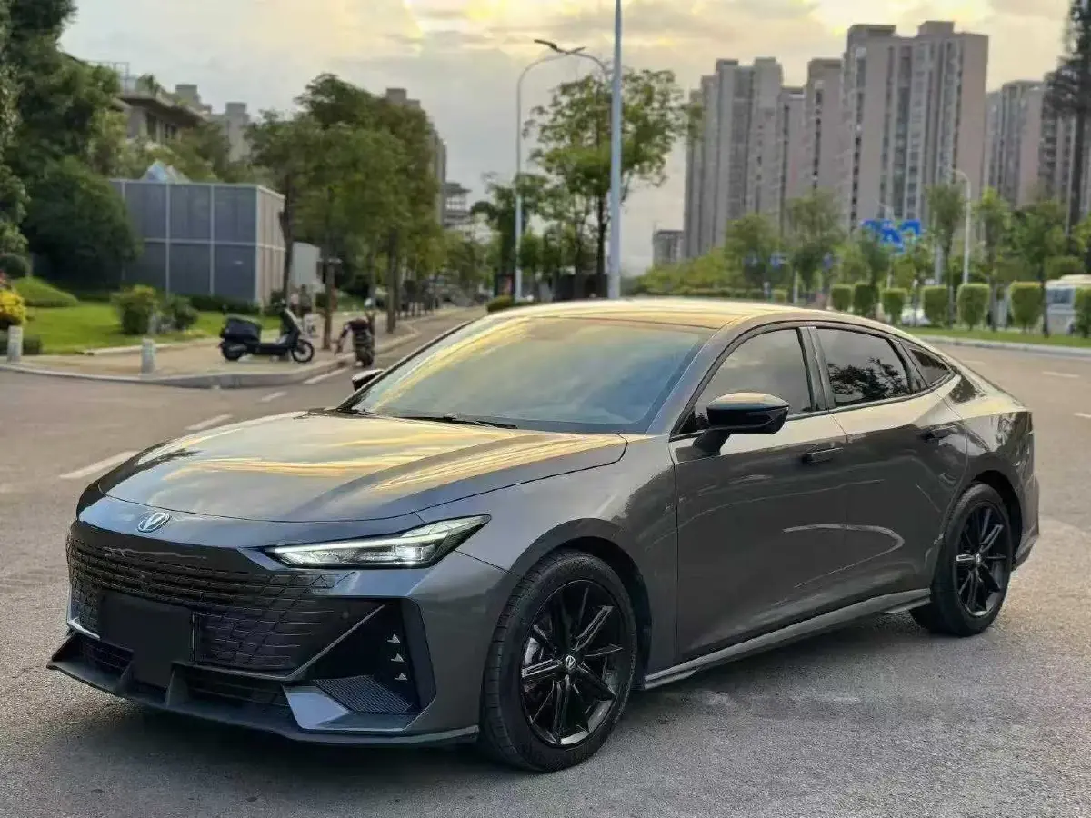 2022 ChangAn UNI-V 1.5T 188HP L4 7DCT