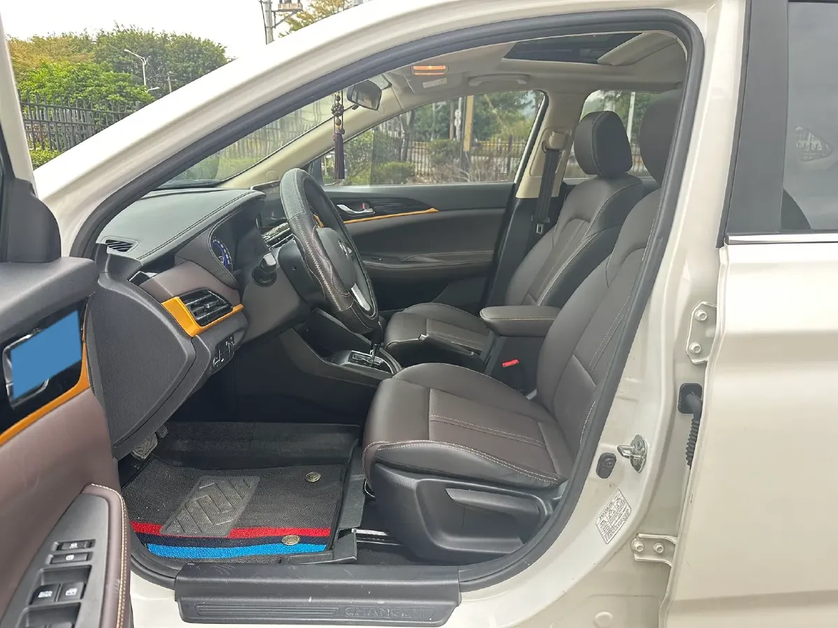 2019 ChangAn Eado DT 1.6L 125HP L4 4AT,autocango,china used car exporter,china ev exporter,chinese used car exporter,chinese used ev exporter