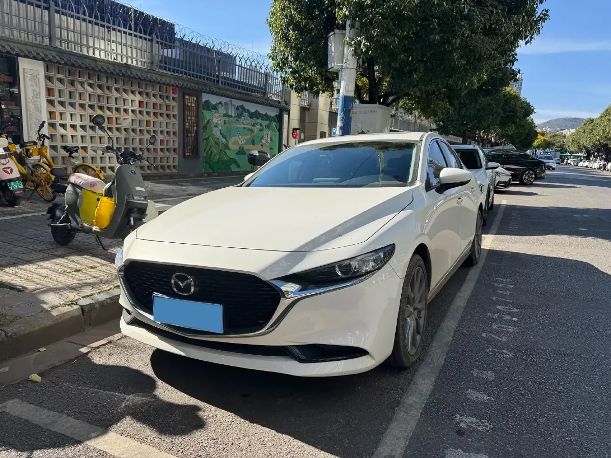 2023 Mazda 3 Axela 2.0L 158HP L4 6AT