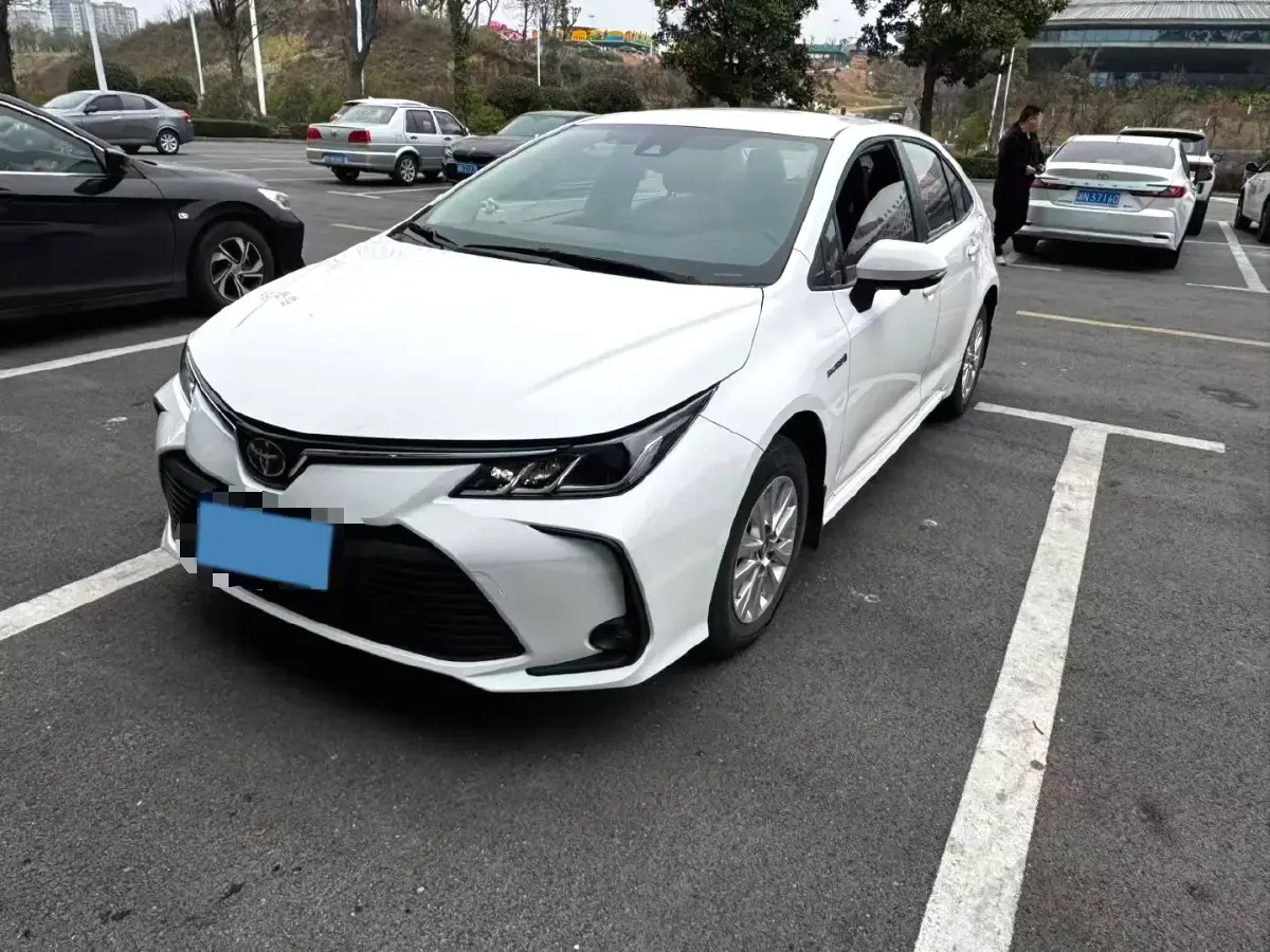 2021 Toyota Corolla 1.8L 98HP L4 E-CVT Hybrid
