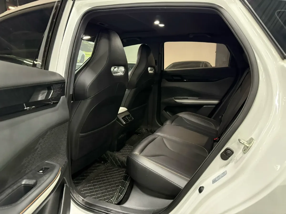 2023 ChangAn UNI-V 1.5T 188HP L4 7DCT,autocango,china used car exporter,china ev exporter,chinese used car exporter,chinese used ev exporter