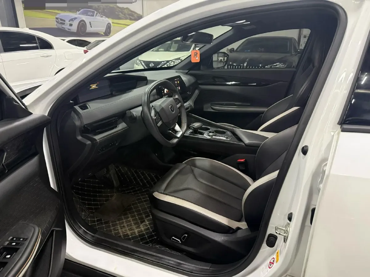 2023 ChangAn UNI-V 1.5T 188HP L4 7DCT,autocango,china used car exporter,china ev exporter,chinese used car exporter,chinese used ev exporter