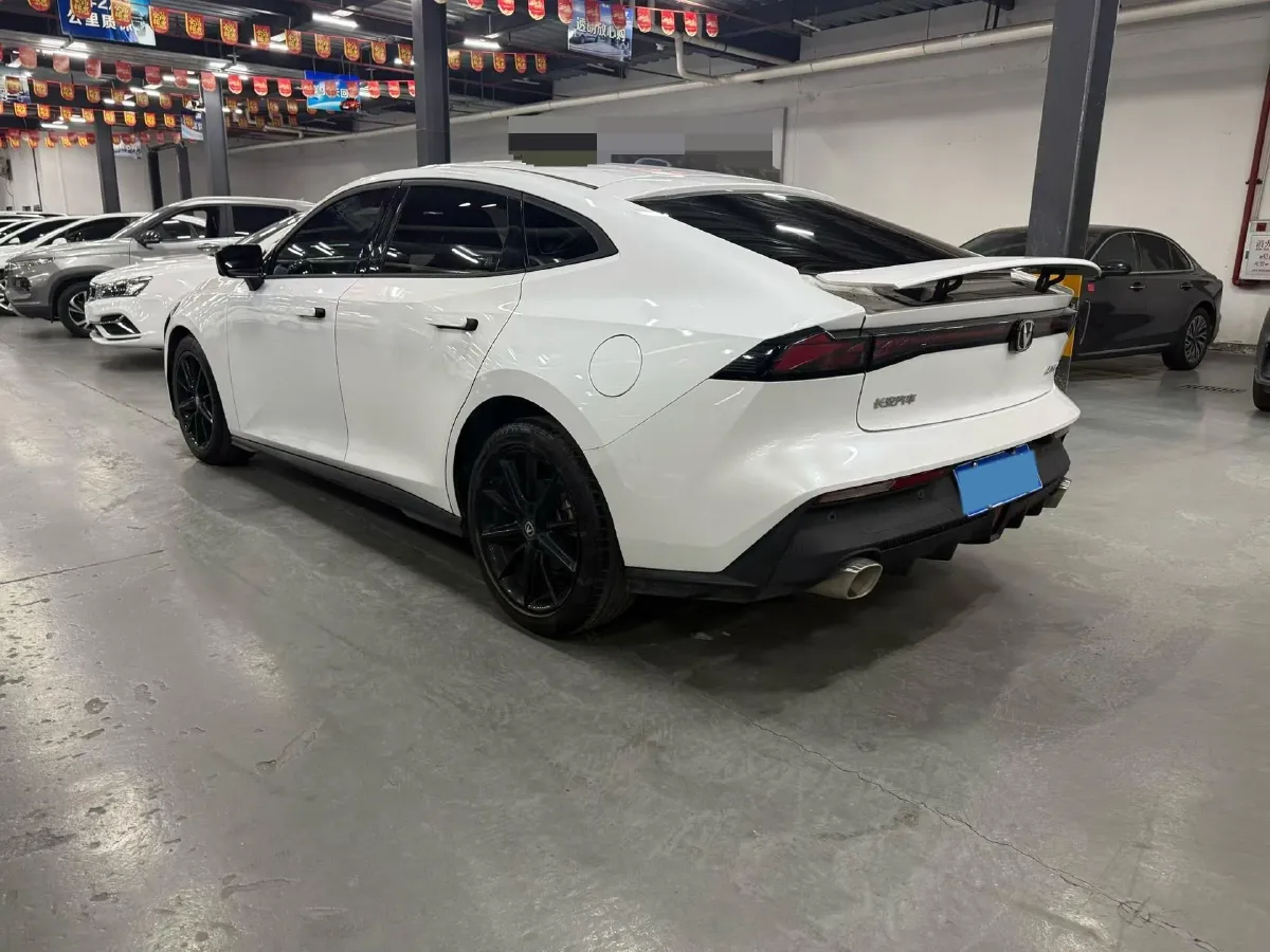 2023 ChangAn UNI-V 1.5T 188HP L4 7DCT,autocango,china used car exporter,china ev exporter,chinese used car exporter,chinese used ev exporter