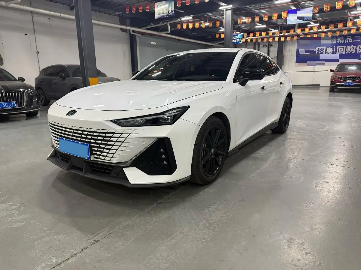 2023 ChangAn UNI-V 1.5T 188HP L4 7DCT,autocango,china used car exporter,china ev exporter,chinese used car exporter,chinese used ev exporter