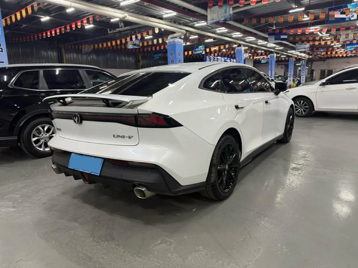 2023 ChangAn UNI-V 1.5T 188HP L4 7DCT,autocango,china used car exporter,china ev exporter,chinese used car exporter,chinese used ev exporter