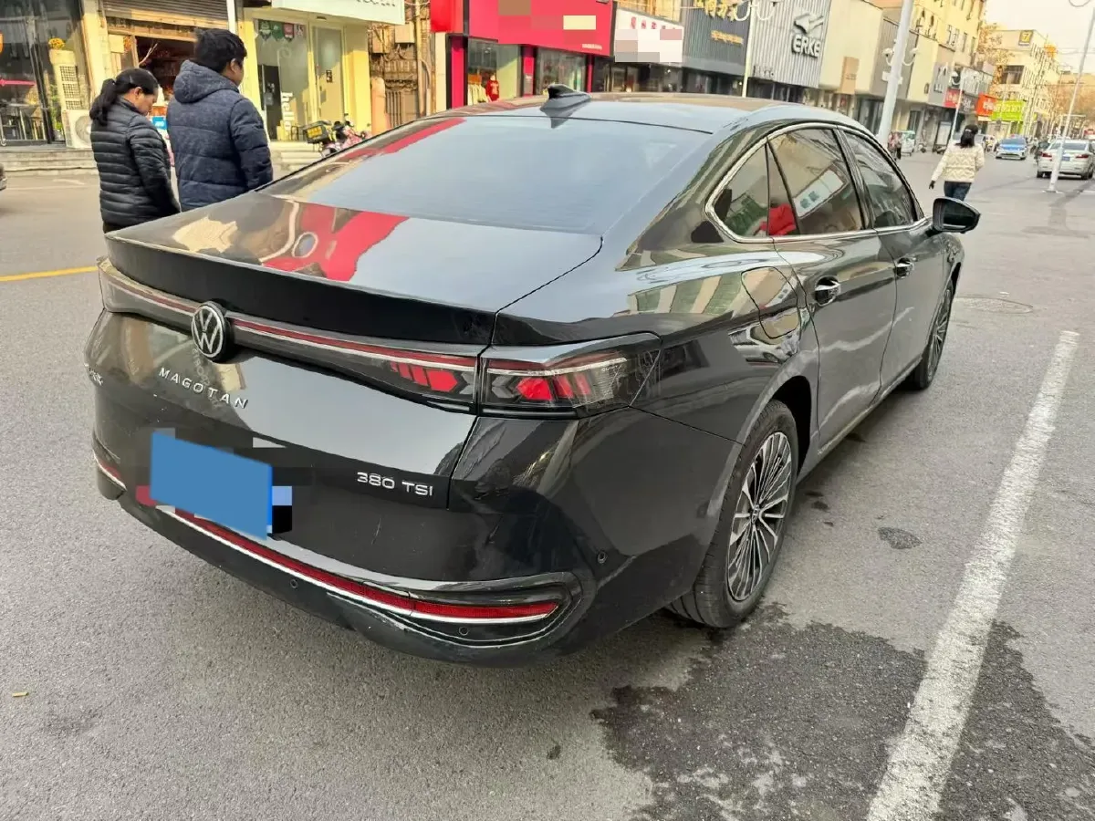 2024 Volkswagen Magotan 2.0T 220HP L4 7DCT,autocango,china used car exporter,china ev exporter,chinese used car exporter,chinese used ev exporter