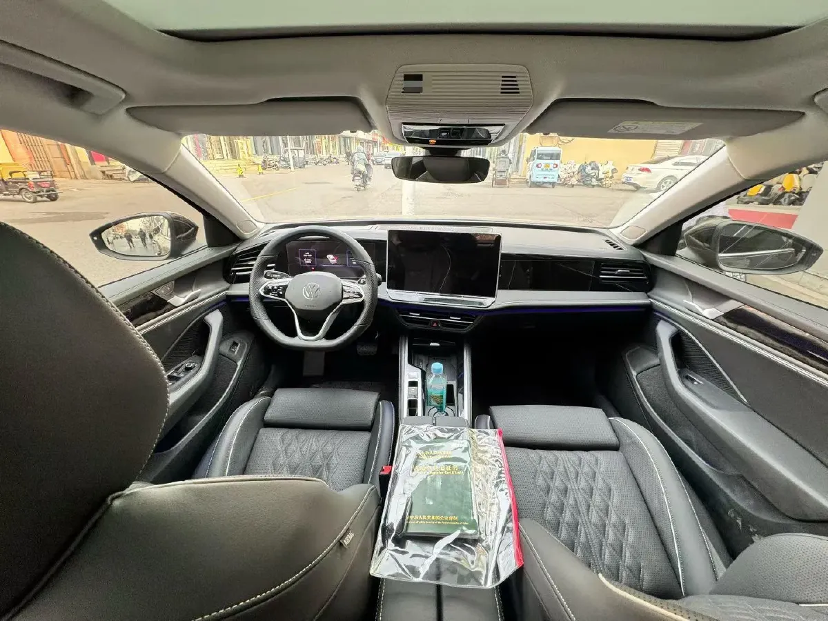 2024 Volkswagen Magotan 2.0T 220HP L4 7DCT,autocango,china used car exporter,china ev exporter,chinese used car exporter,chinese used ev exporter