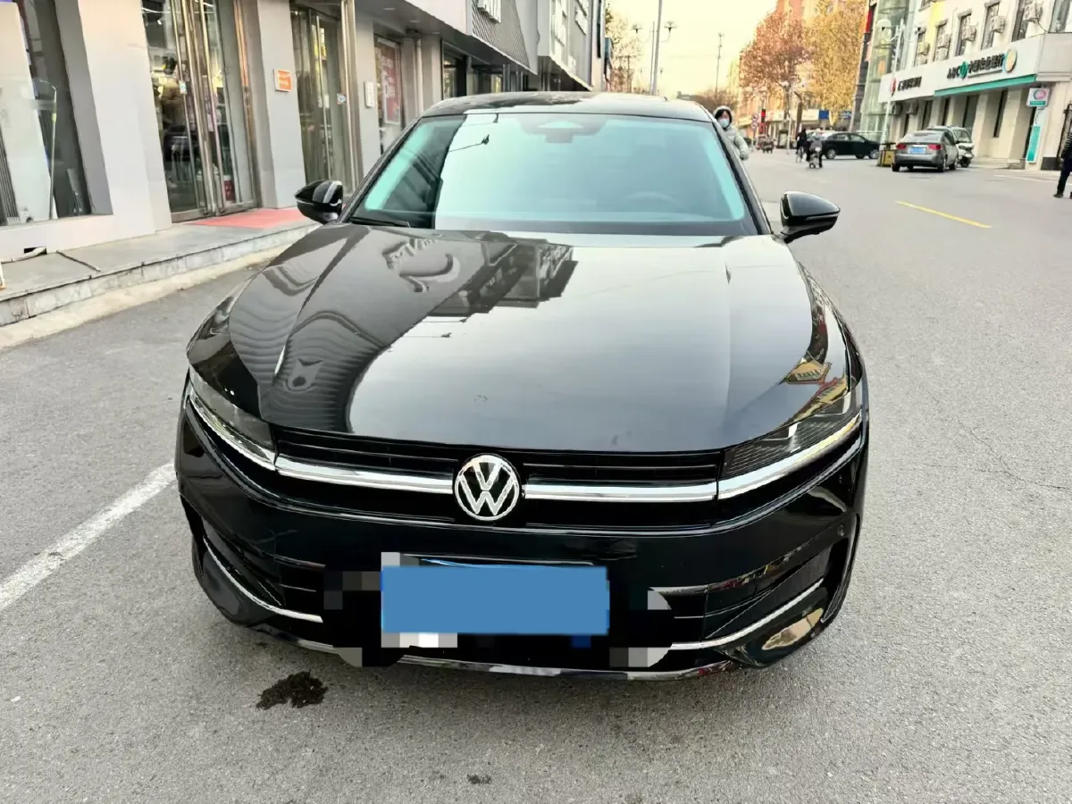 2024 Volkswagen Magotan 2.0T 220HP L4 7DCT,autocango,china used car exporter,china ev exporter,chinese used car exporter,chinese used ev exporter