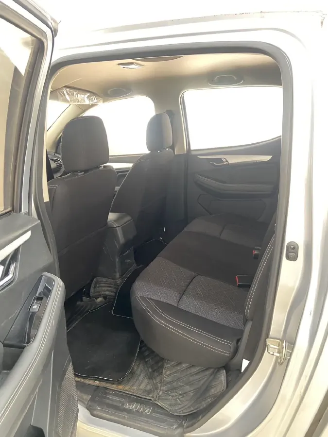 2020 JMC BaoDian 2.5T 140HP L4 5MT,autocango,china used car exporter,china ev exporter,chinese used car exporter,chinese used ev exporter