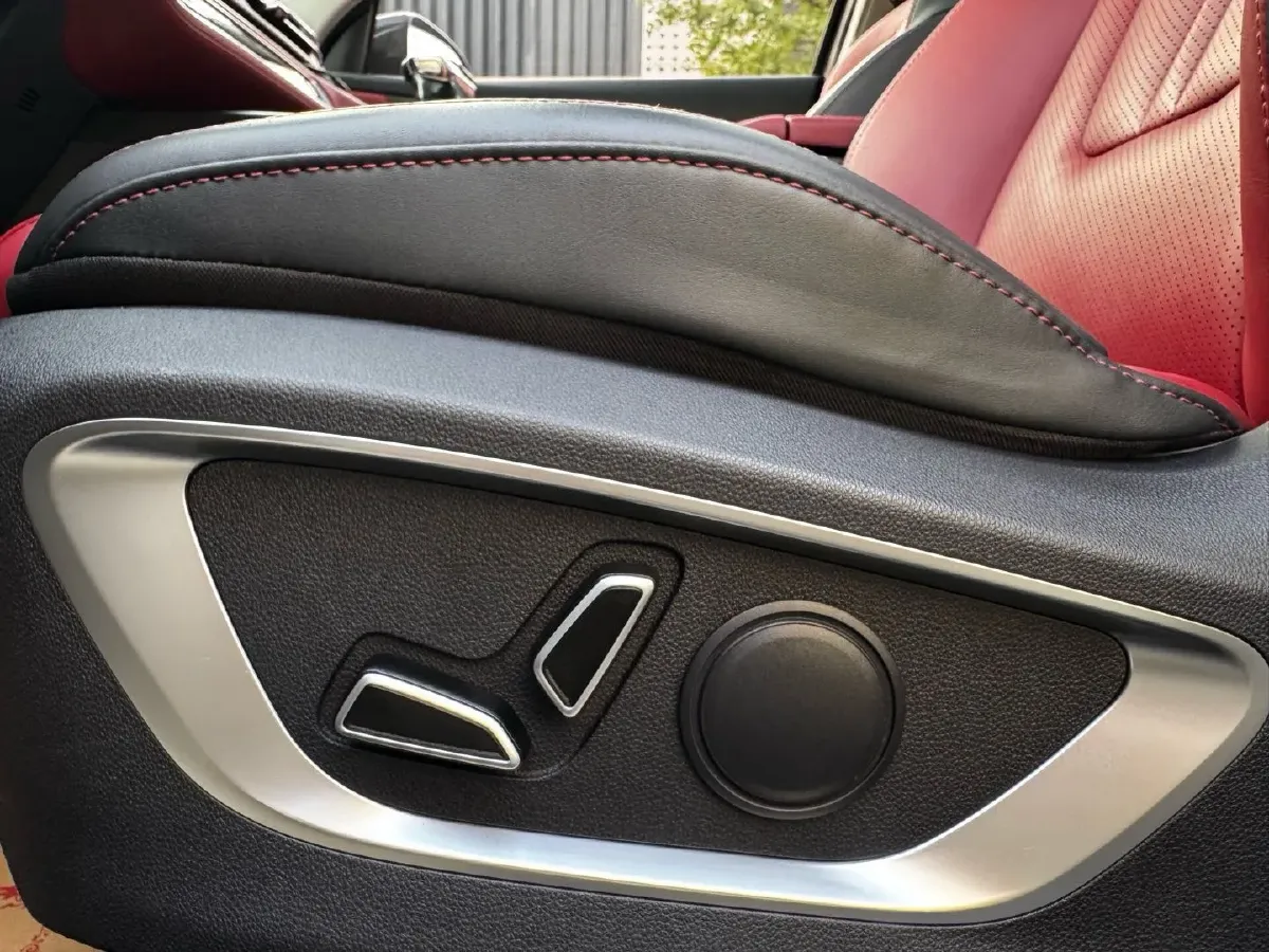 2020 ChangAn CS75 Plus 2.0T 233HP L4 8AT,autocango,china used car exporter,china ev exporter,chinese used car exporter,chinese used ev exporter