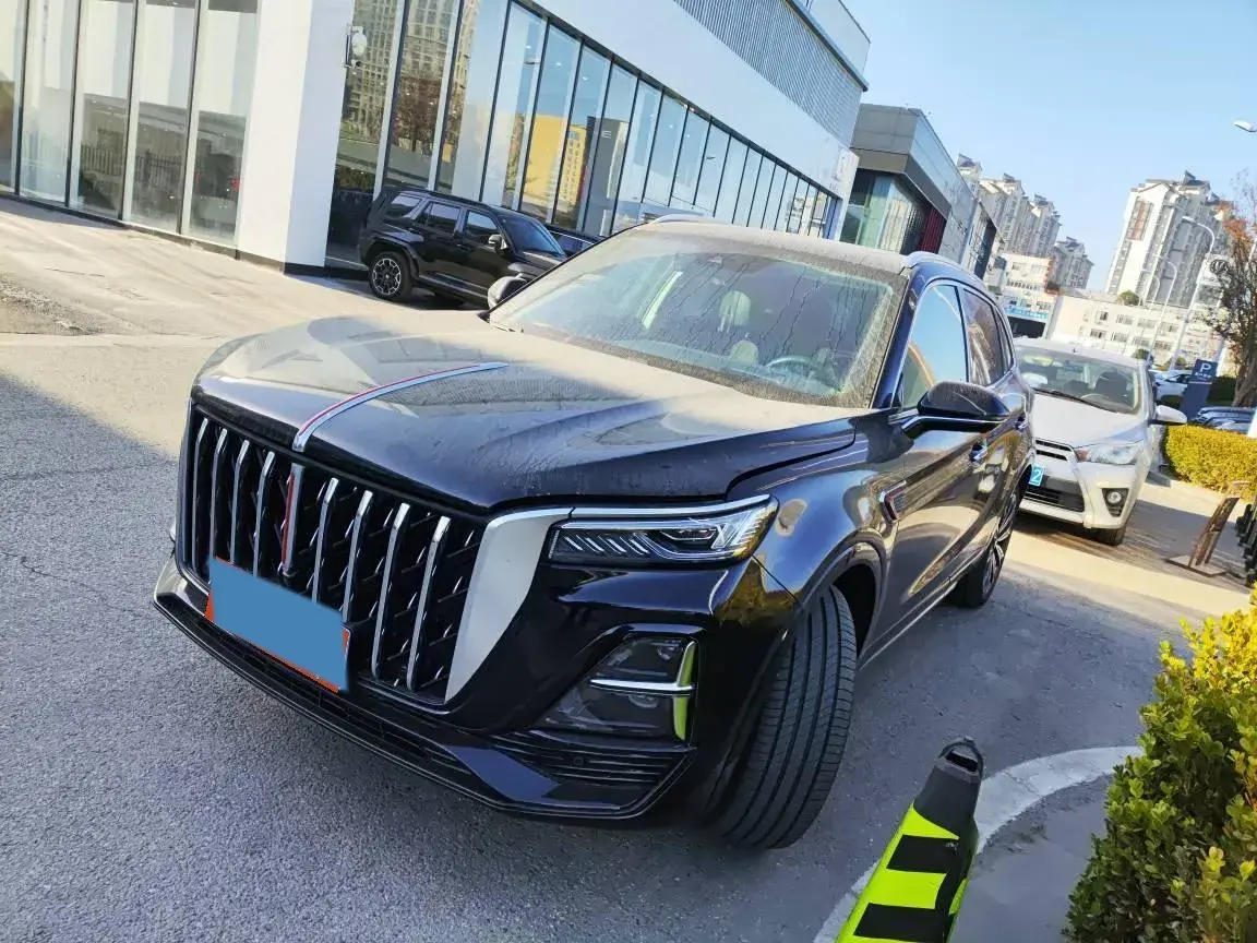 2023 HongQi HS5 2.0T 252HP L4 8AT