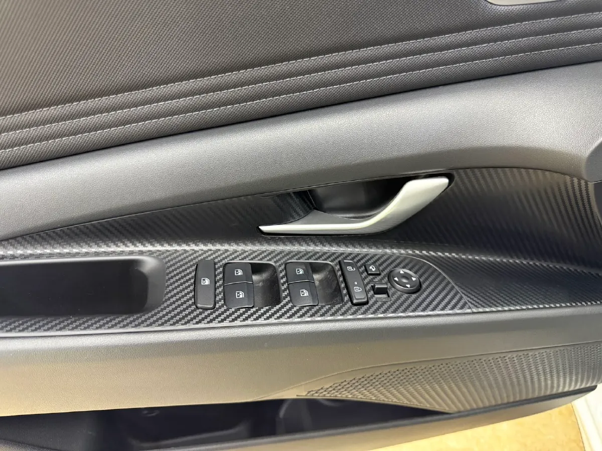 2021 Hyundai Elantra 1.5L 115HP L4 CVT,autocango,china used car exporter,china ev exporter,chinese used car exporter,chinese used ev exporter