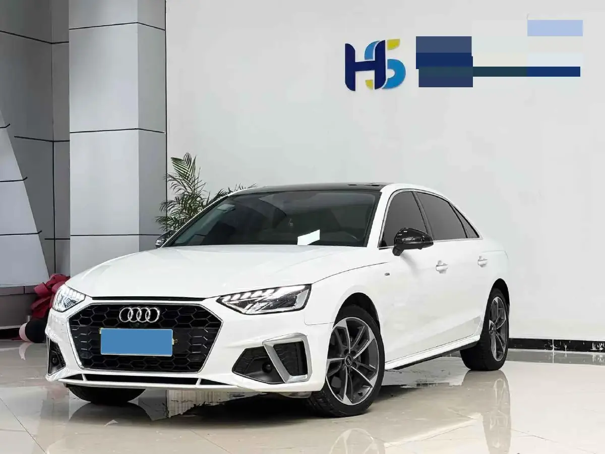 2022 Audi A4L 2.0T 190HP L4 7DCT