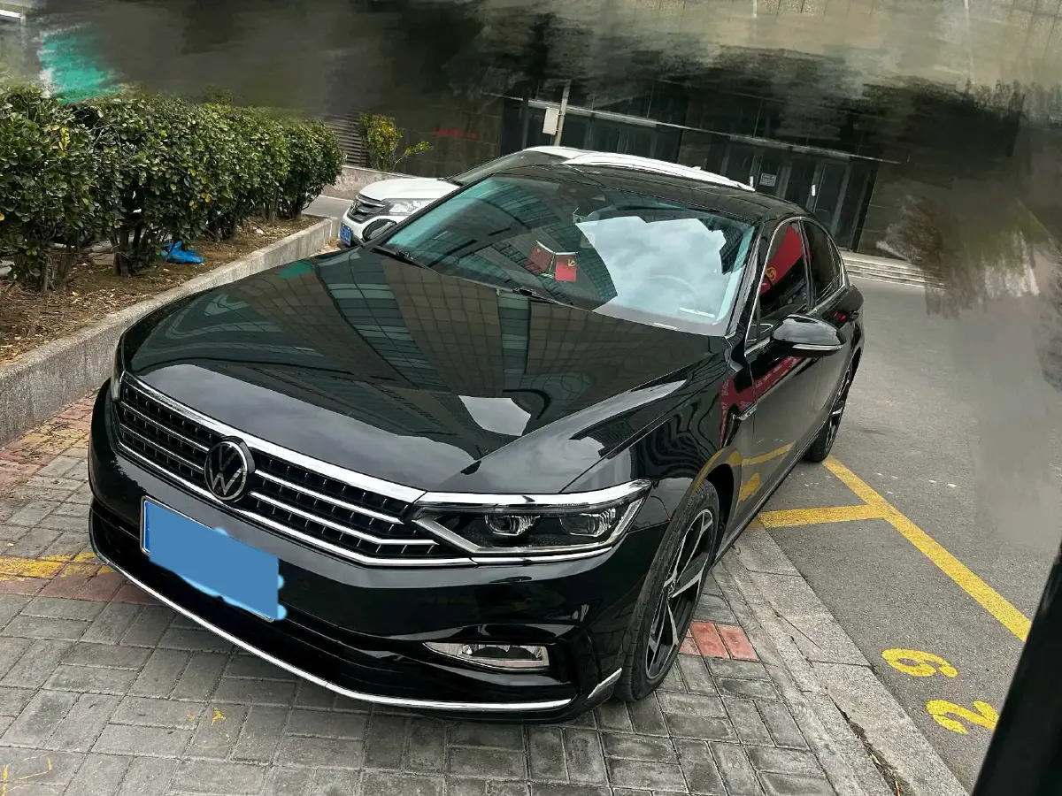 2023 Volkswagen Magotan 2.0T 220HP L4 7DCT