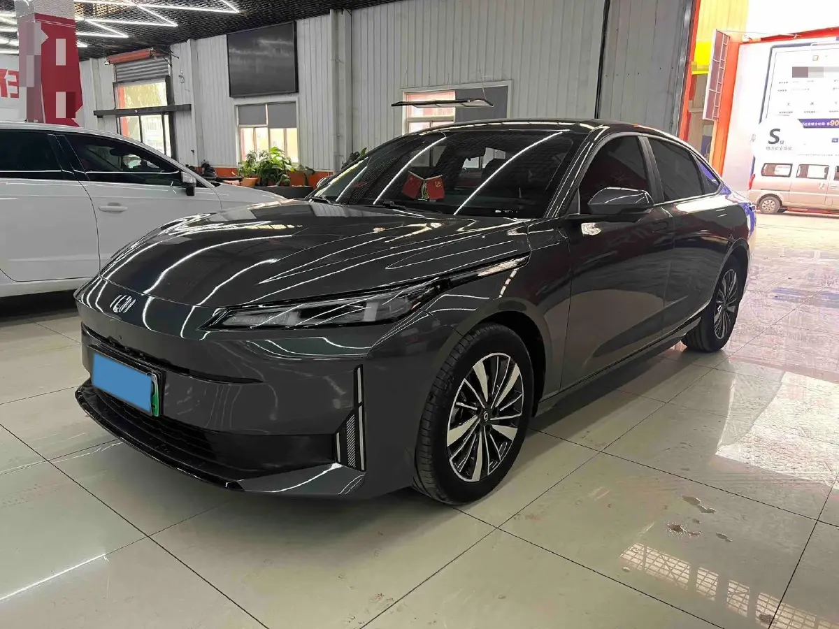 2024 ChangAn QiYuan A05 1.5L 110HP L4 E-CVT PHEV 18.99KWH