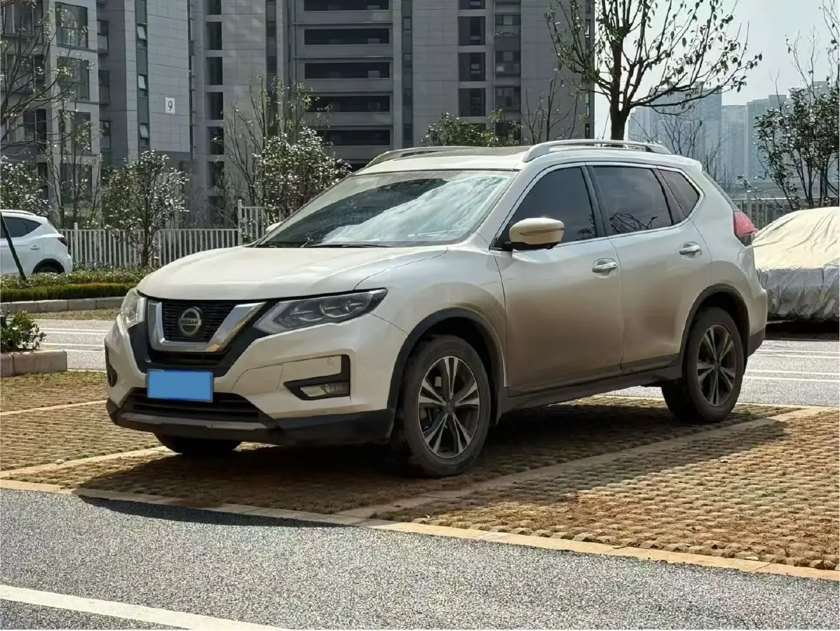 2021 Nissan X-Trail 2.5L 181HP L4 CVT