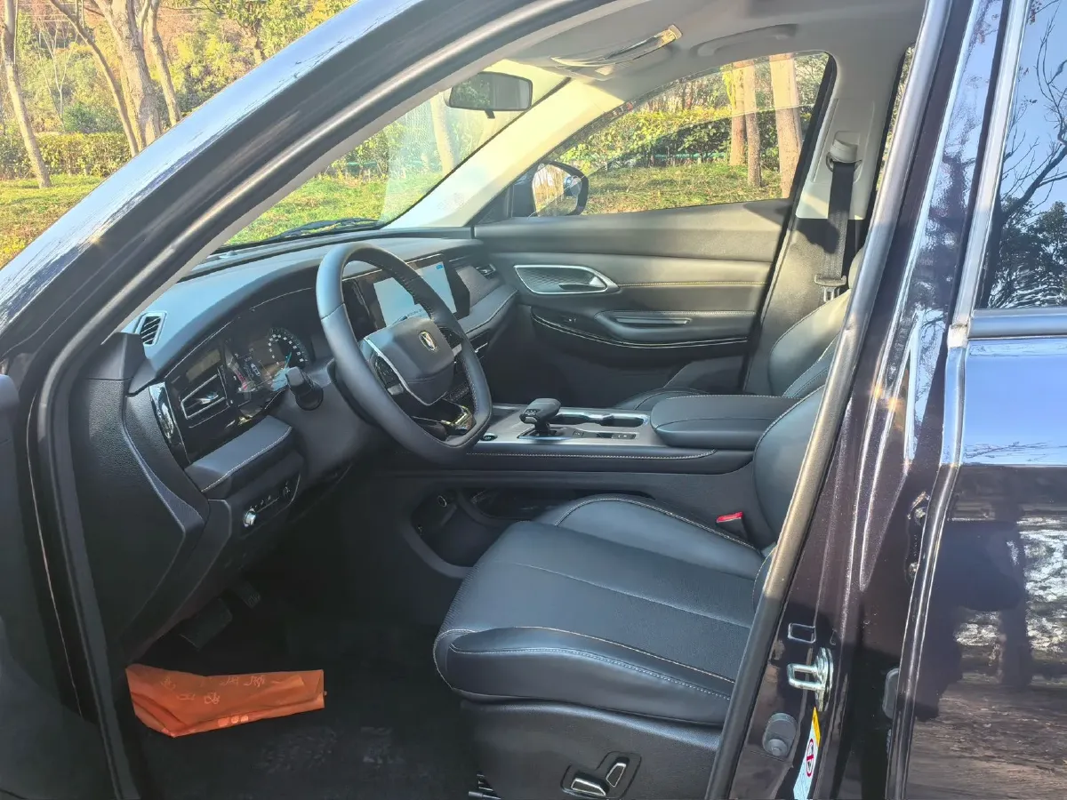 2024 ChangAn X7 PLUS 1.5T 188HP L4 7DCT,autocango,china used car exporter,china ev exporter,chinese used car exporter,chinese used ev exporter