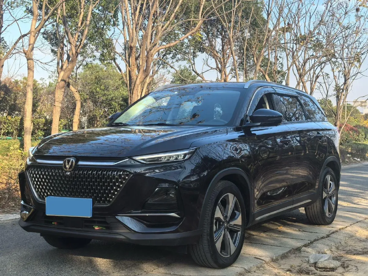 2024 ChangAn X7 PLUS 1.5T 188HP L4 7DCT,autocango,china used car exporter,china ev exporter,chinese used car exporter,chinese used ev exporter