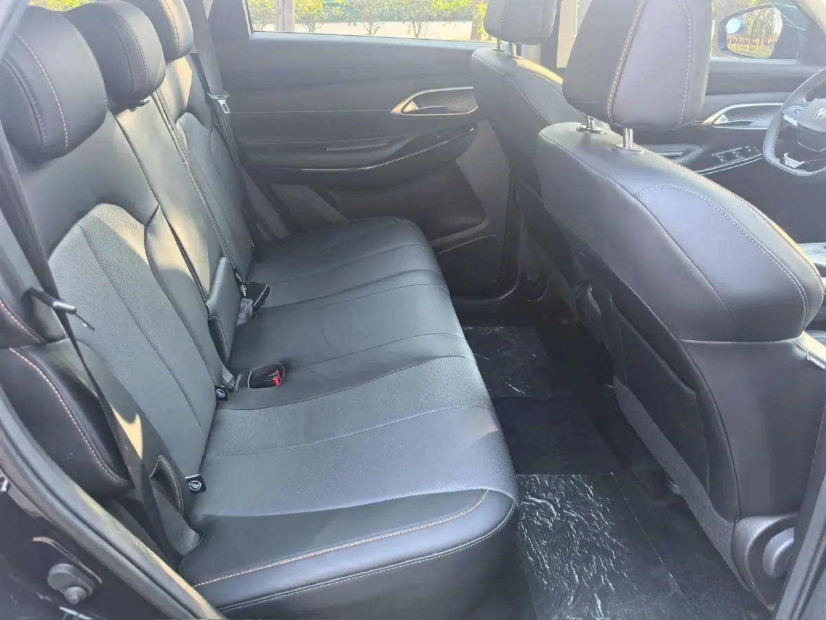 2024 ChangAn X7 PLUS 1.5T 188HP L4 7DCT,autocango,china used car exporter,china ev exporter,chinese used car exporter,chinese used ev exporter