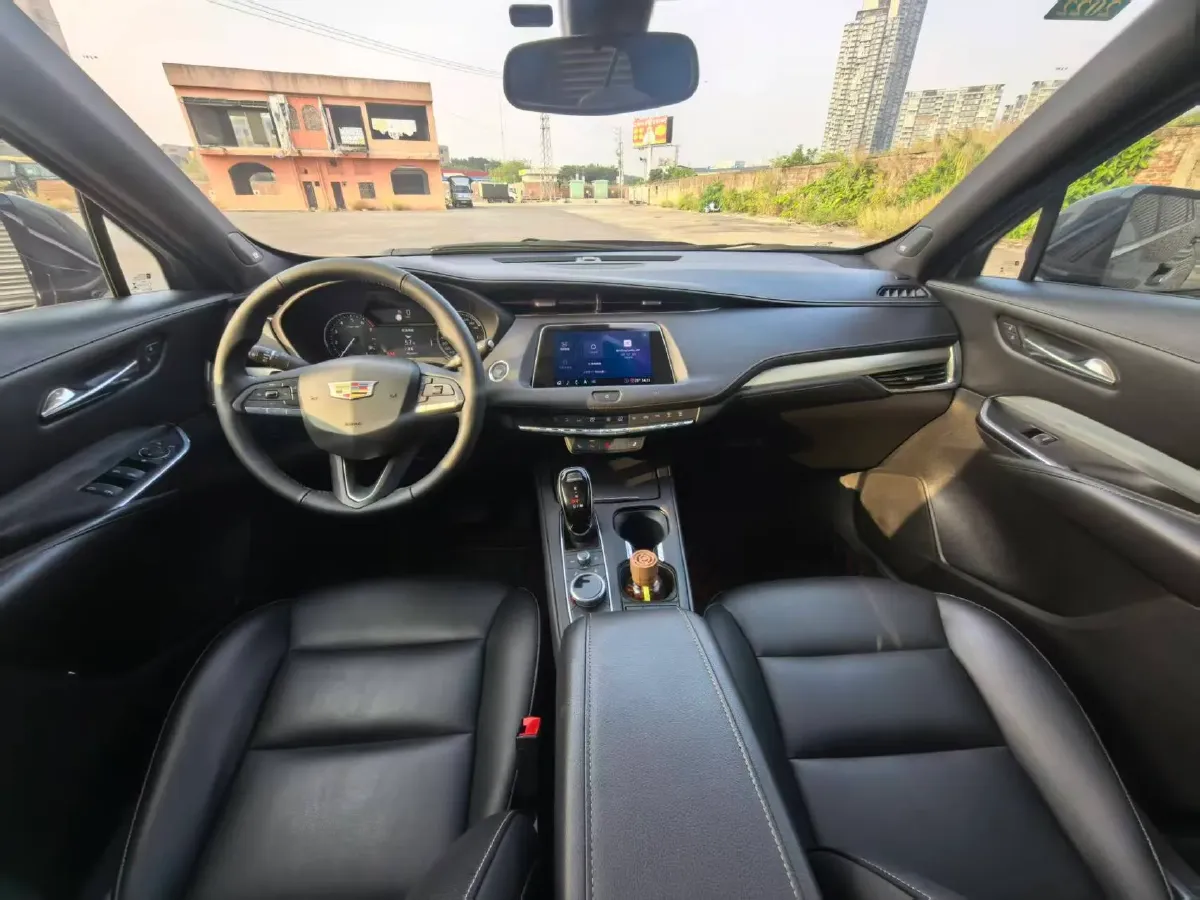 2018 Cadillac XT4 2.0T 241HP L4 9AT,autocango,china used car exporter,china ev exporter,chinese used car exporter,chinese used ev exporter